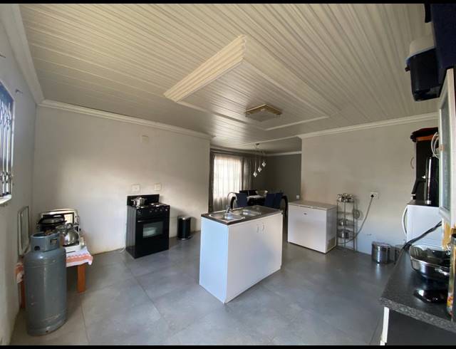 3 BEDROOM HOUSE FOR SALE IN SEBOKENG ZONE 17